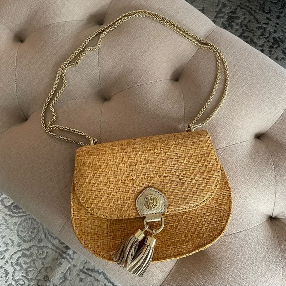 Lilly Pulitzer Handbags - Lilly Pulitzer Crossbody Bag